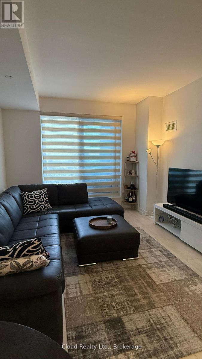 #210 7950 BATHURST STREET - 16