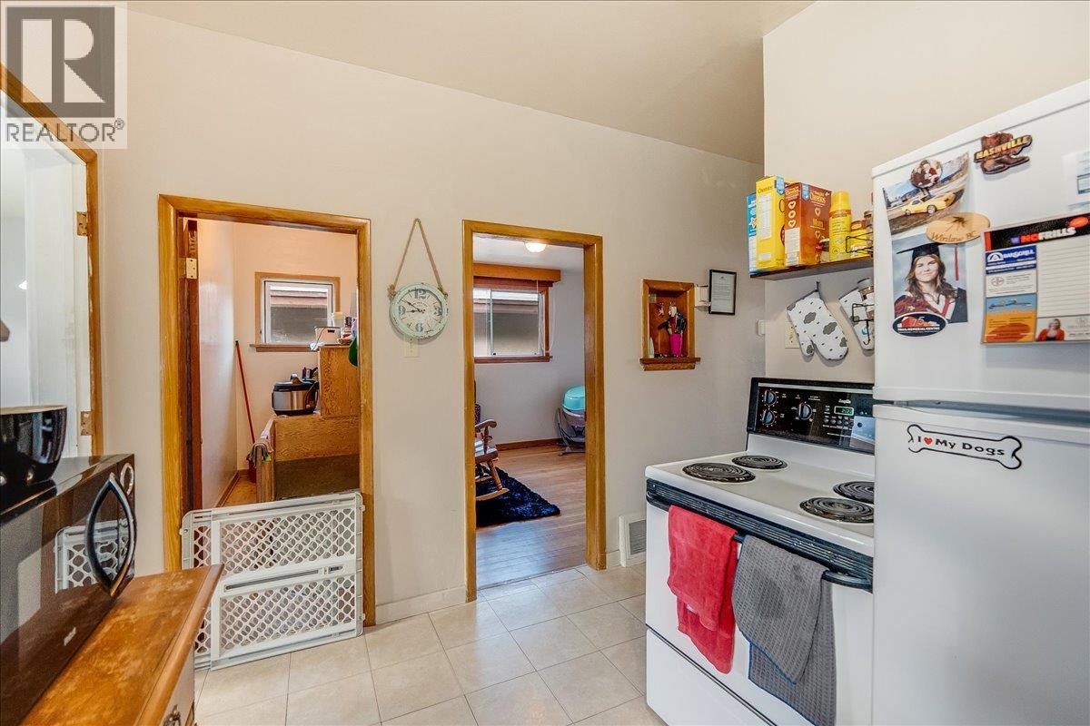 1570 THIRD Avenue, Trail