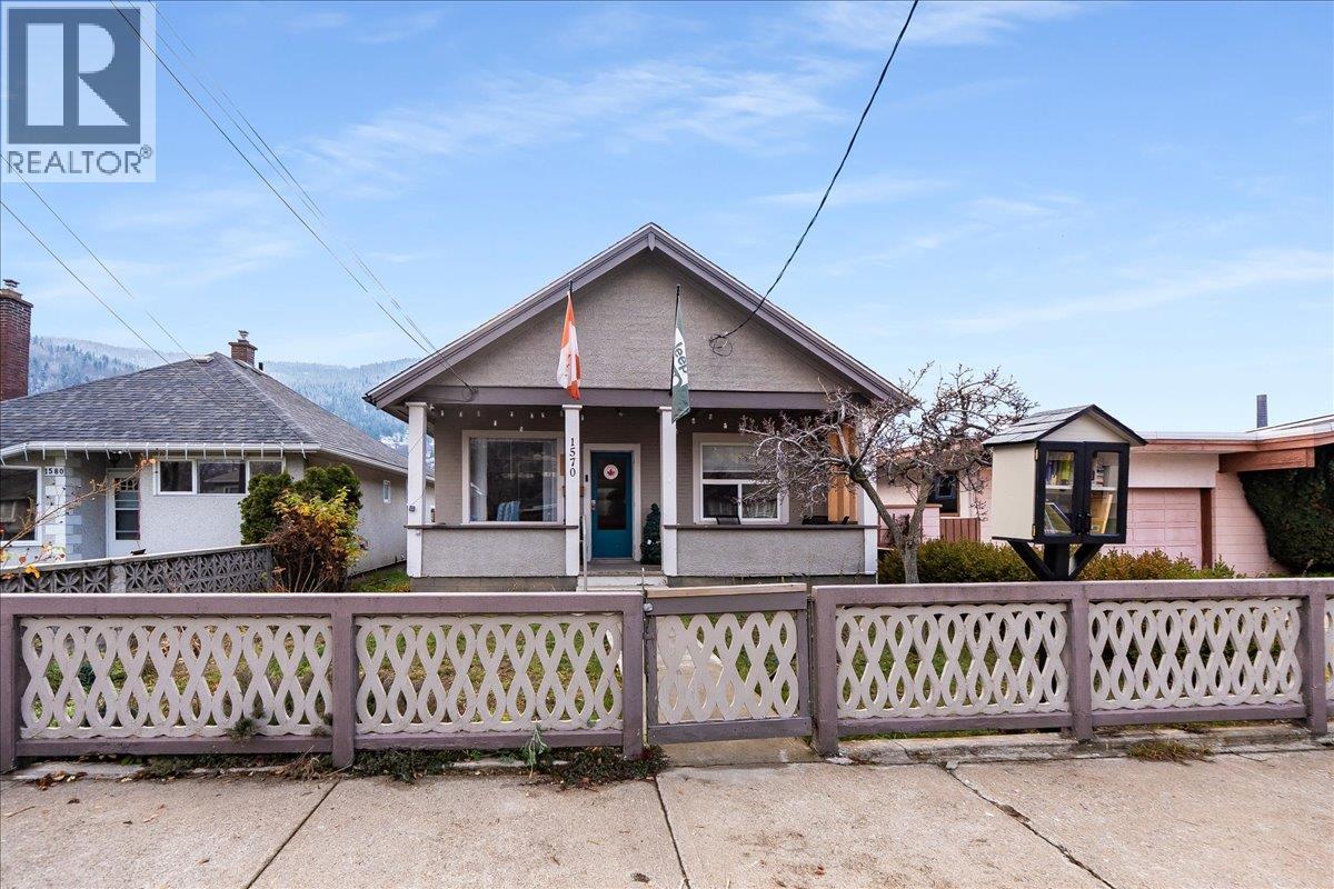 1570 THIRD Avenue, Trail