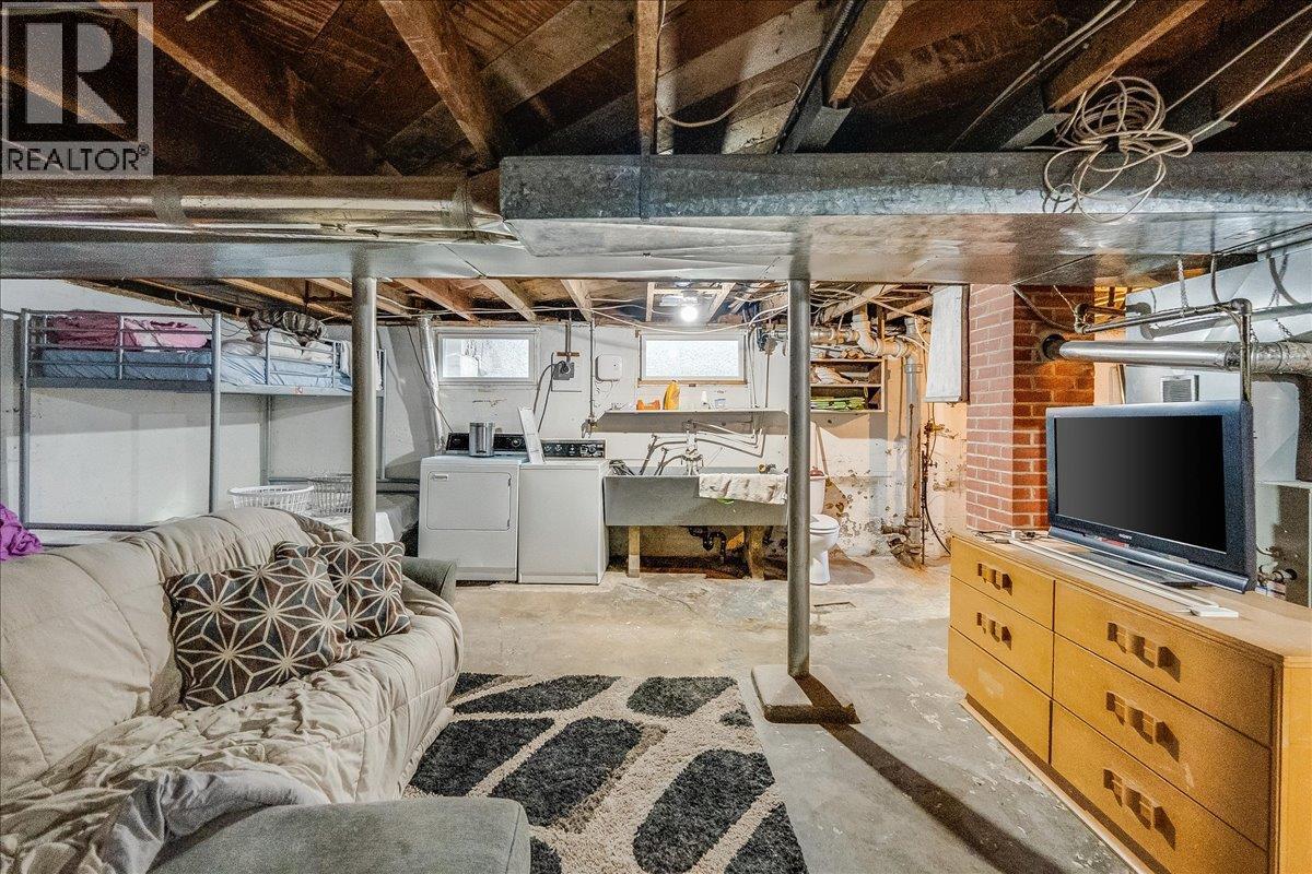 1570 THIRD Avenue, Trail