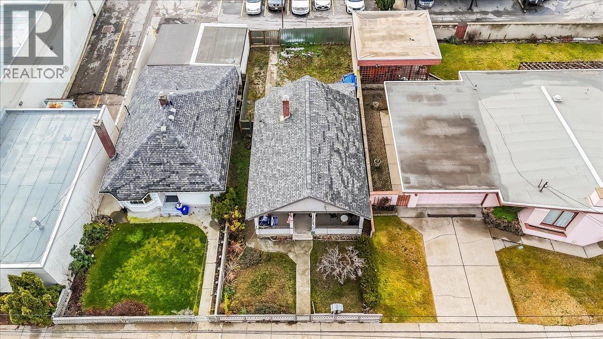 1570 THIRD Avenue, Trail