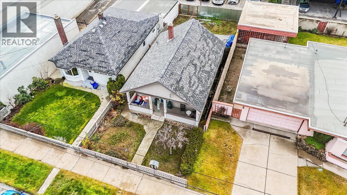 1570 THIRD Avenue, Trail