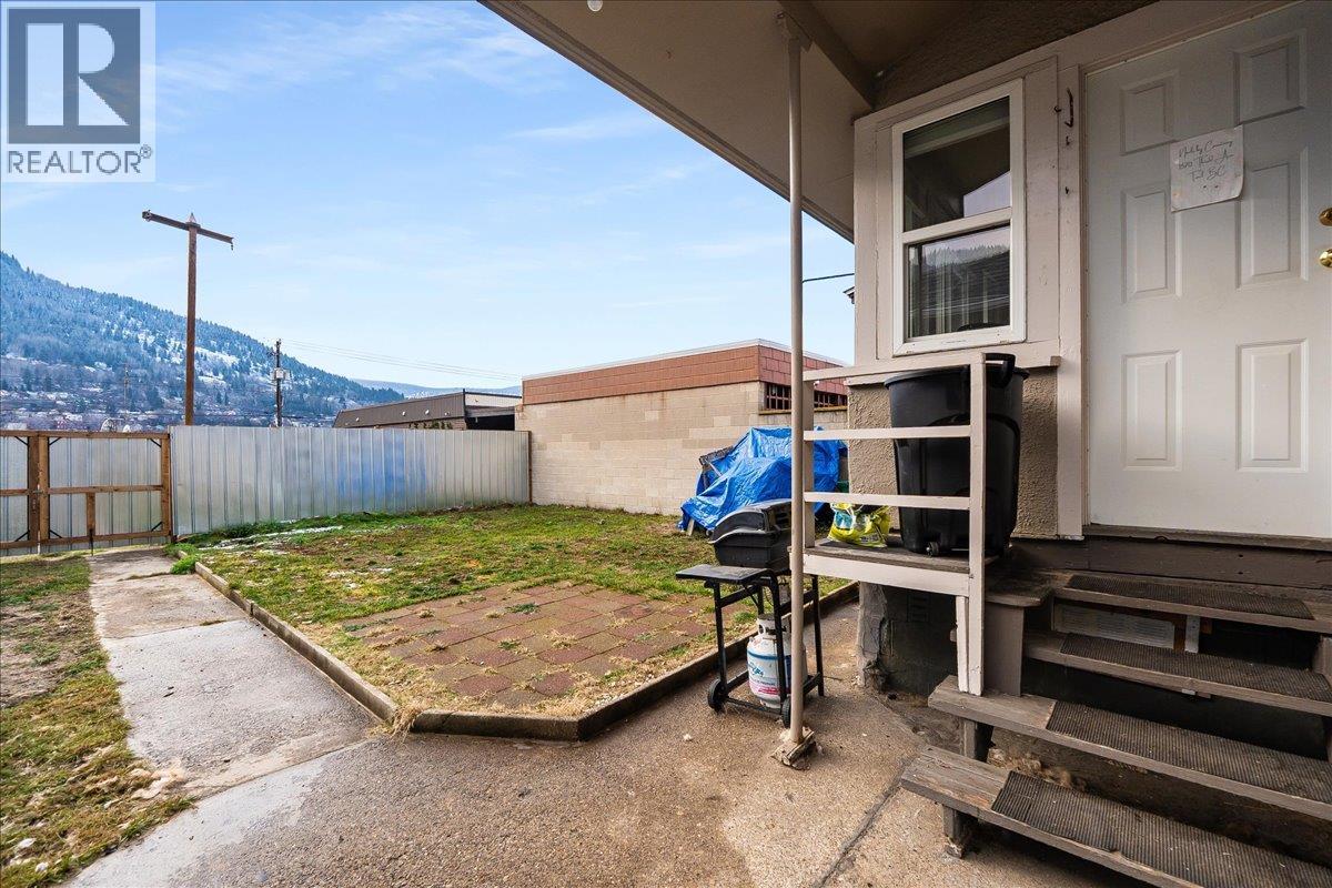 1570 THIRD Avenue, Trail