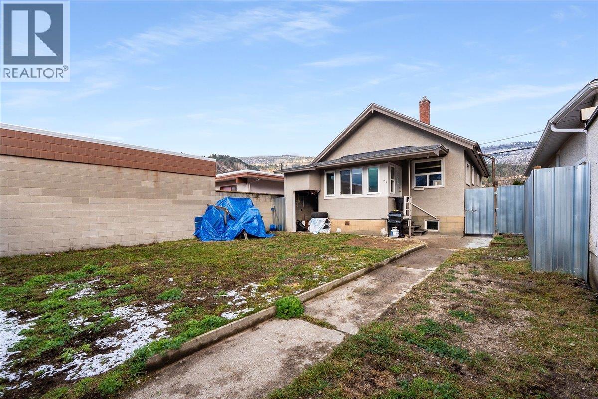 1570 THIRD Avenue, Trail