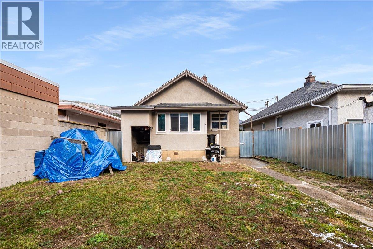 1570 THIRD Avenue, Trail