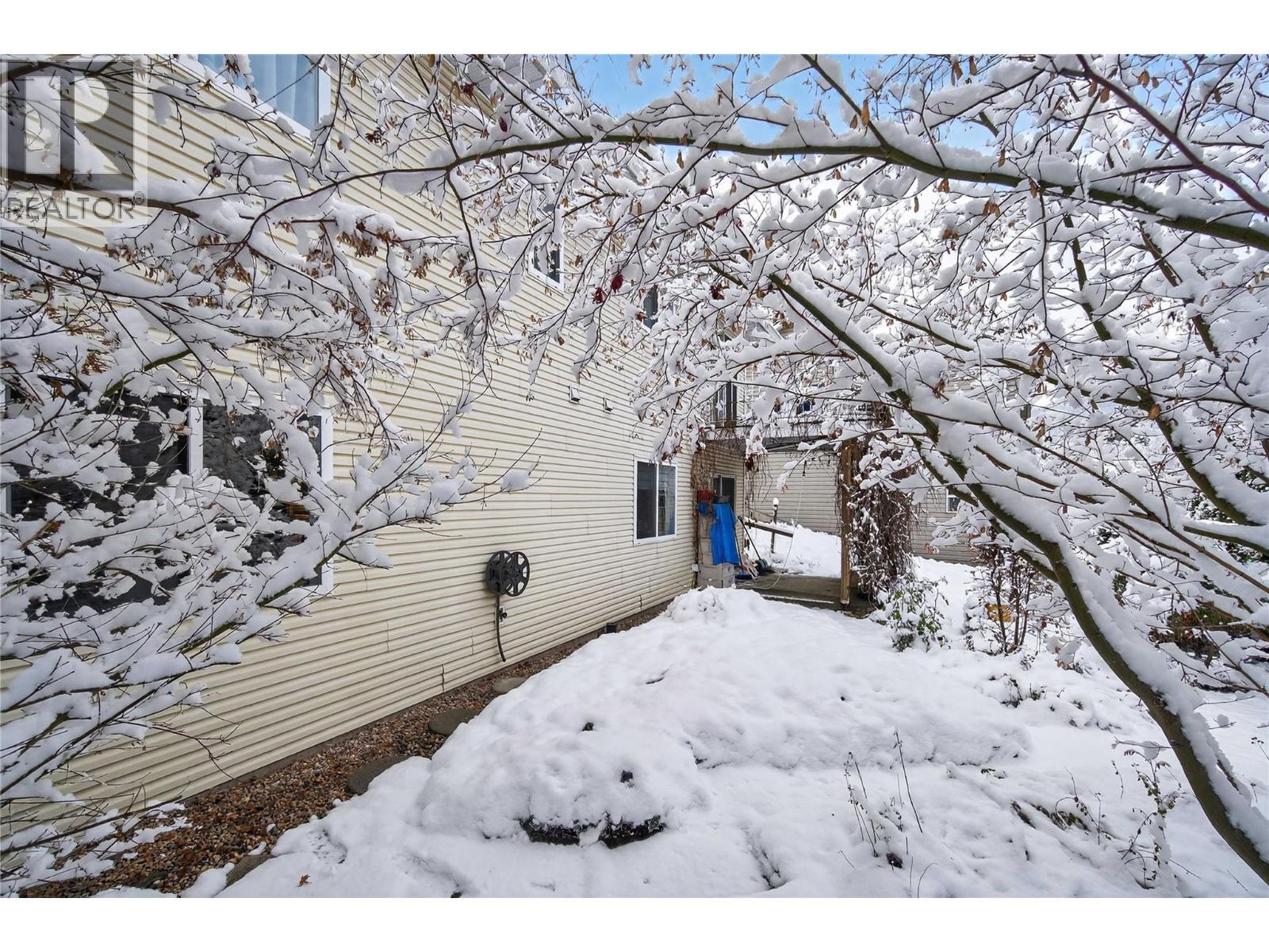 4 801 20th Street Northeast, Salmon Arm