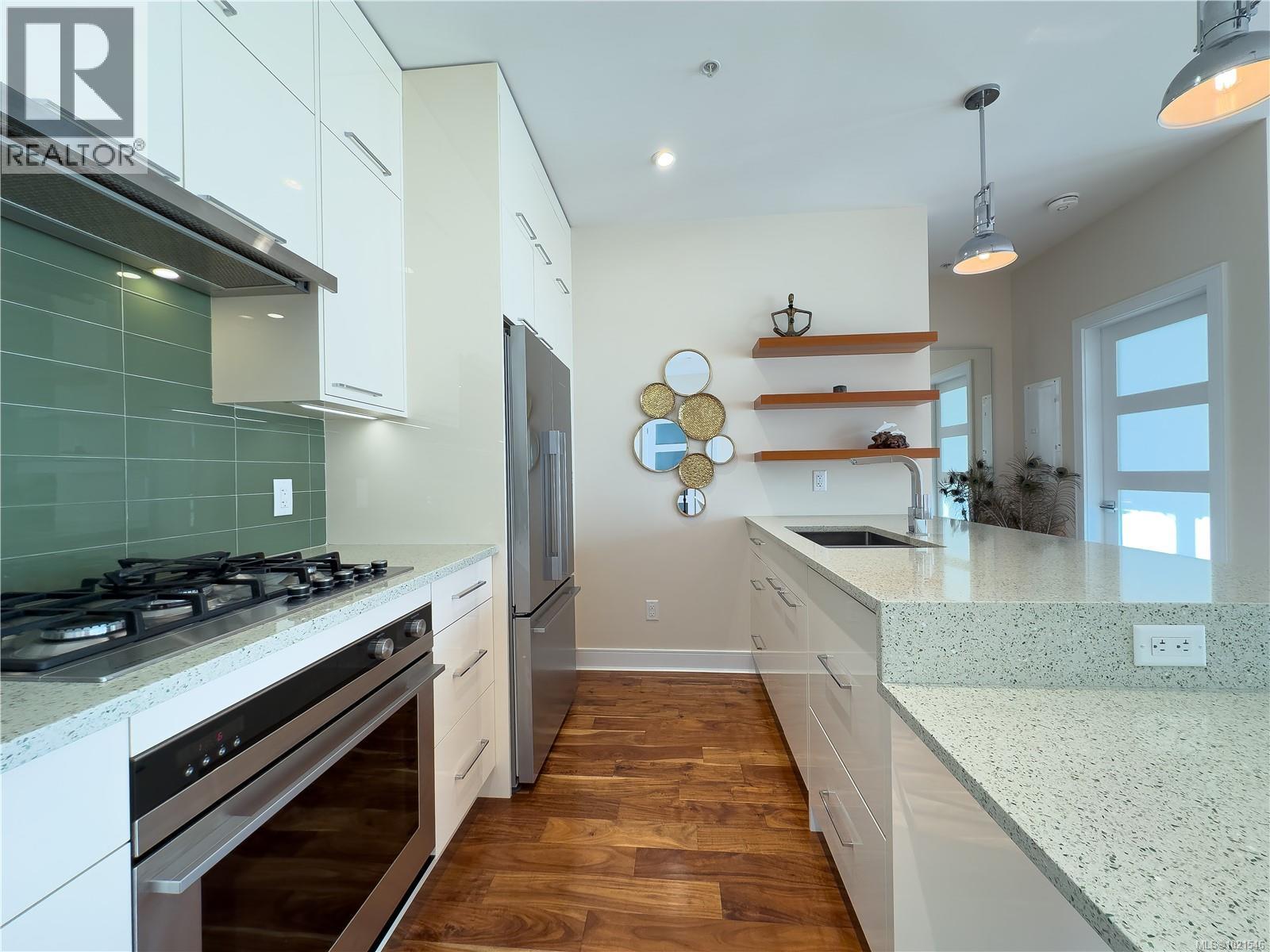 N312 1105 Pandora Ave, Victoria