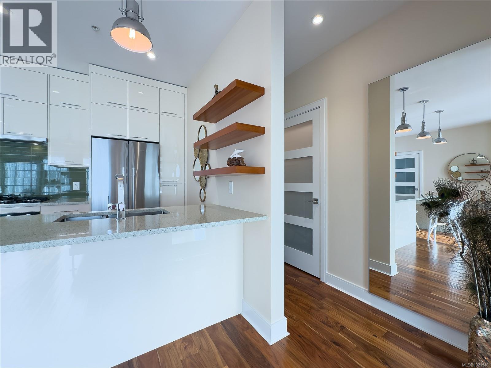 N312 1105 Pandora Ave, Victoria