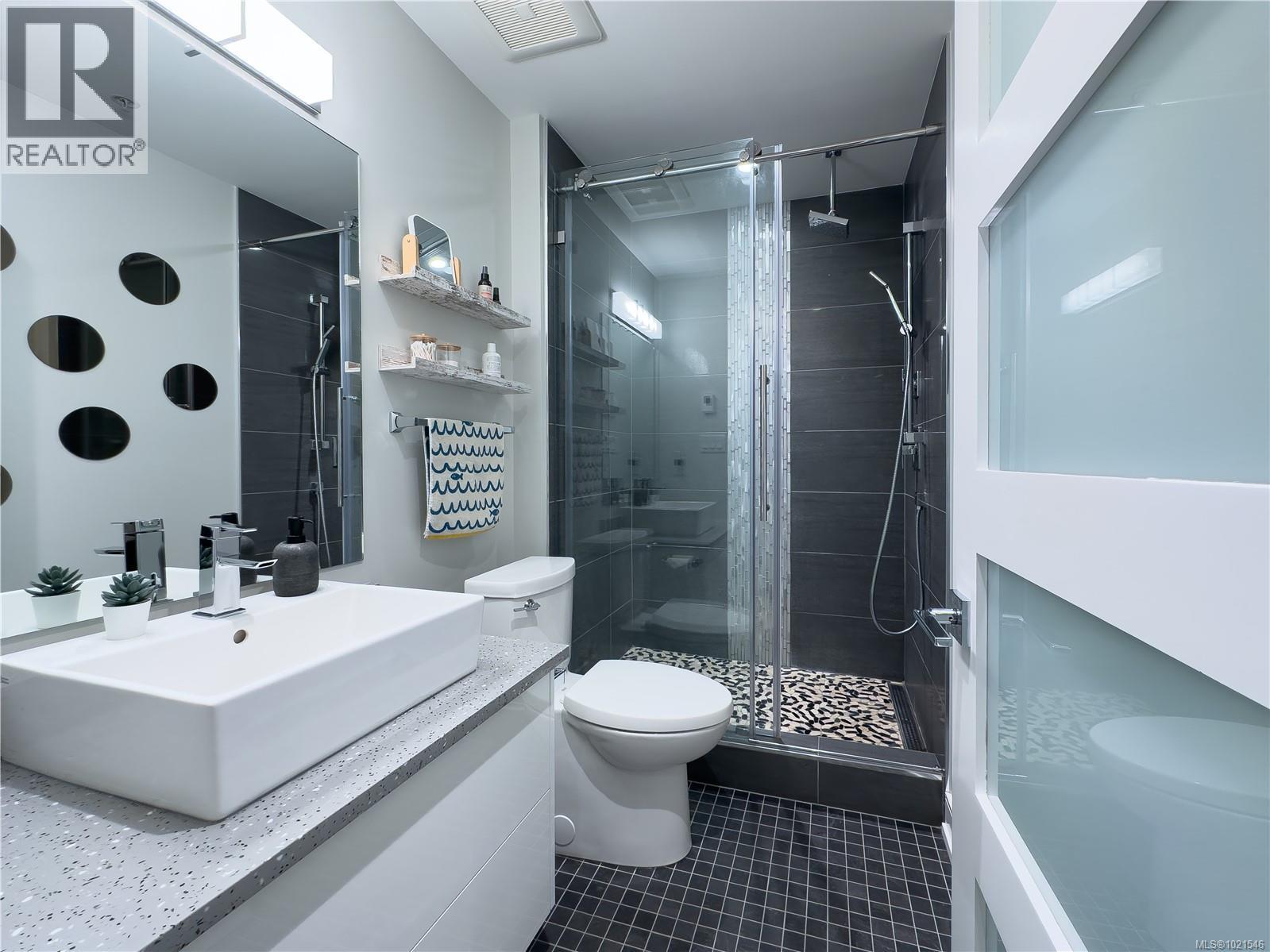 N312 1105 Pandora Ave, Victoria