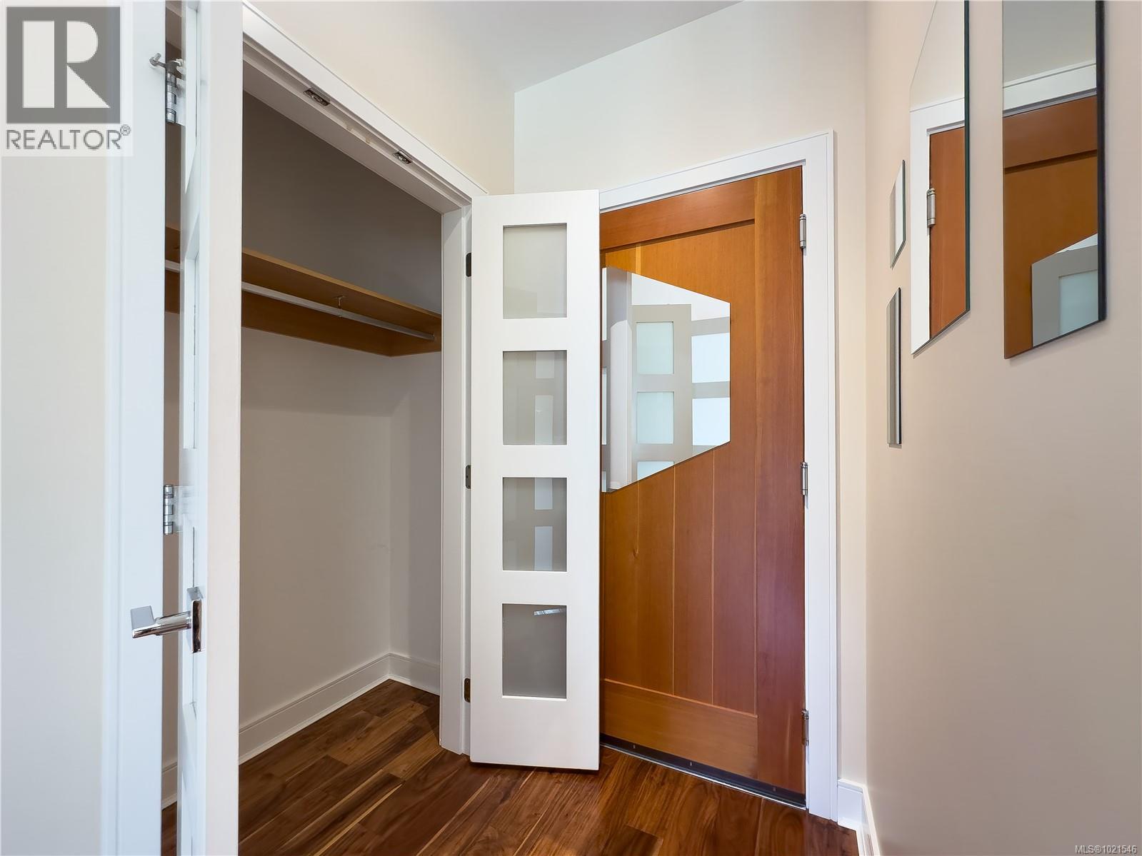 N312 1105 Pandora Ave, Victoria