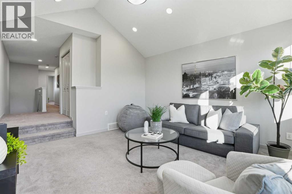 Single Family House for Sale in  Evanscrest Way NW Evanston Calgary 