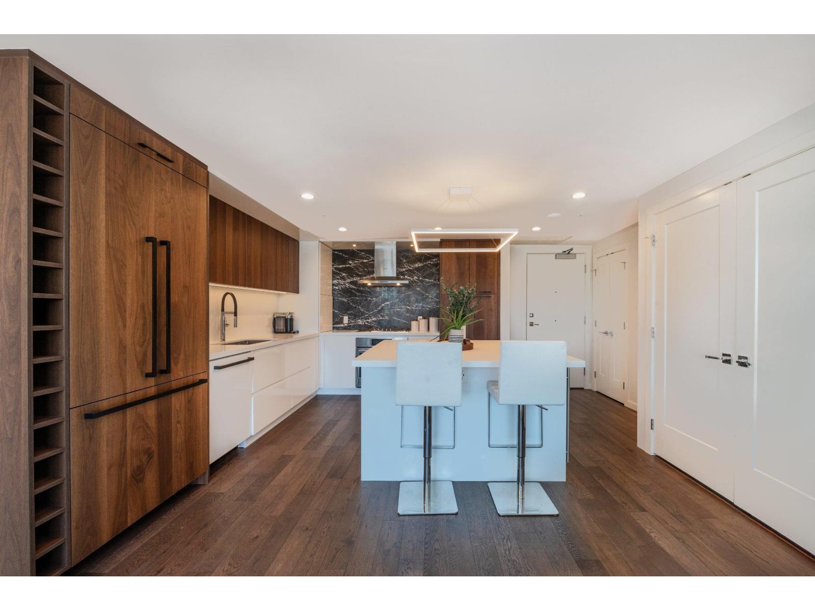 707 1526 FINLAY STREET, White Rock