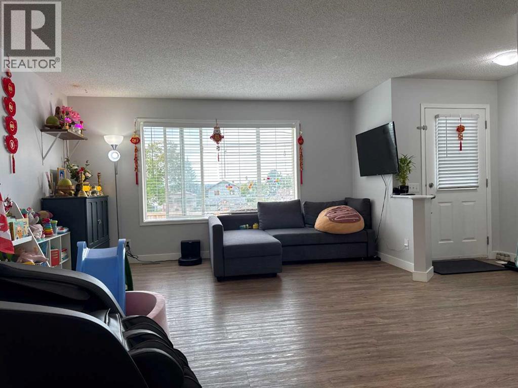 304 Ross Avenue, Cochrane