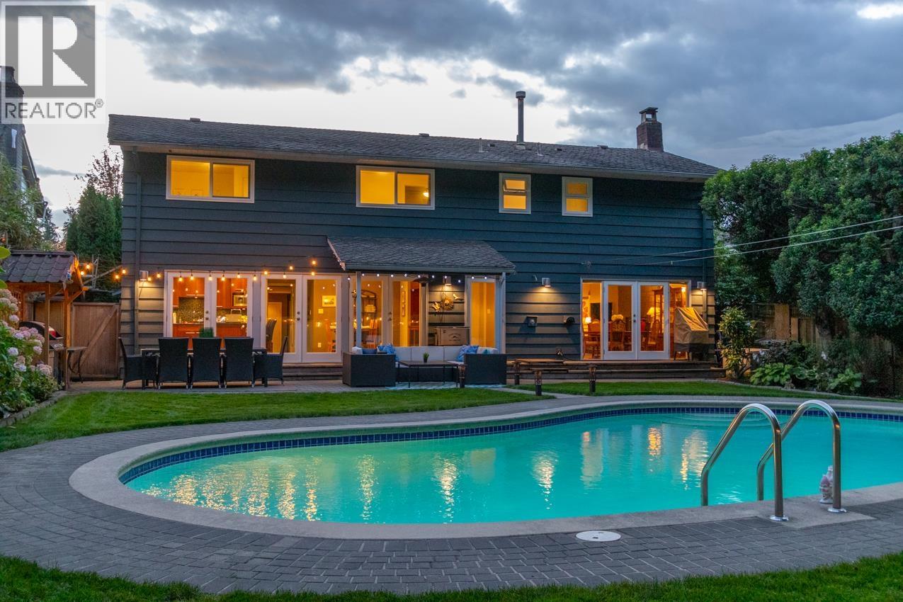 2864 BUSHNELL PLACE, North Vancouver