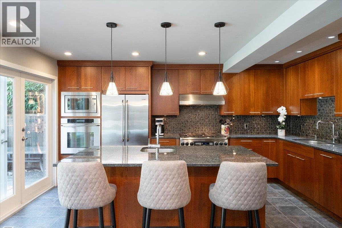 2864 BUSHNELL PLACE, North Vancouver