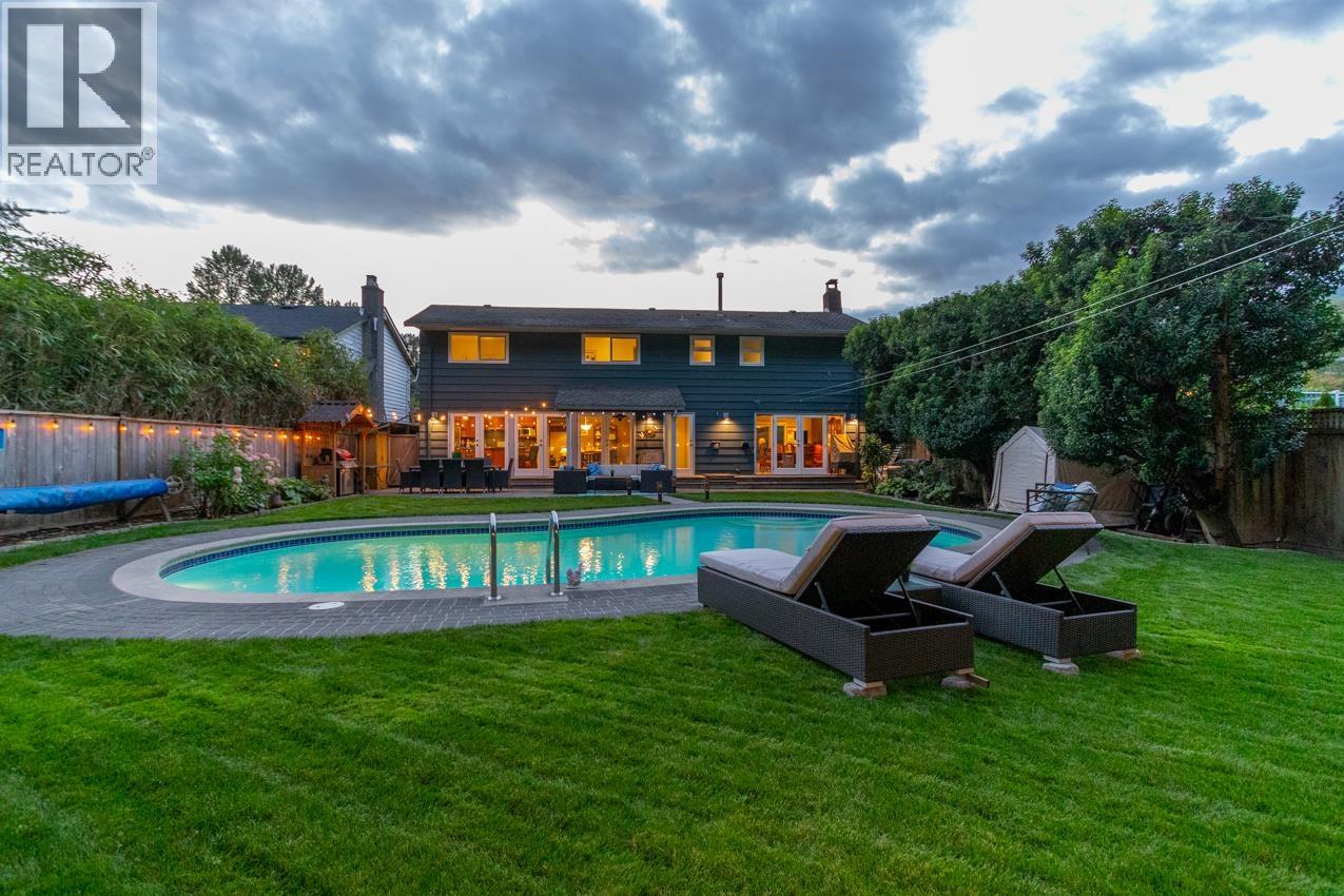 2864 BUSHNELL PLACE, North Vancouver