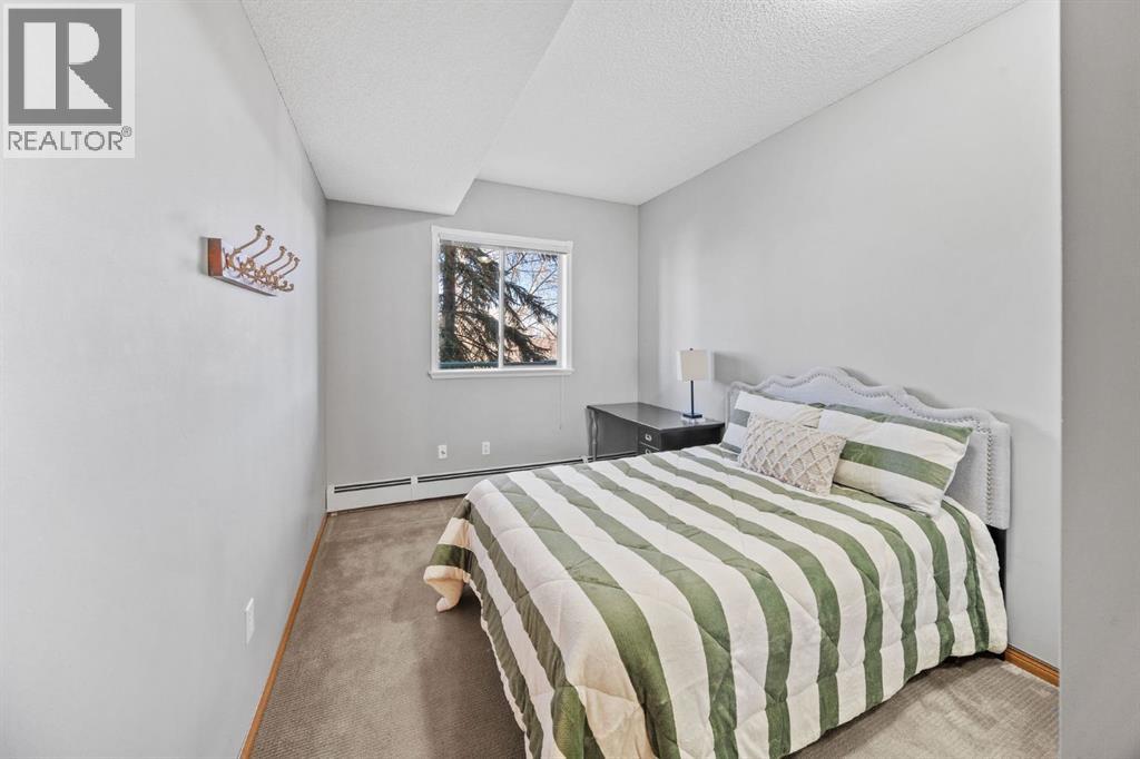 Single Family House for Sale in   Lincoln Way SW Lincoln Park Calgary 