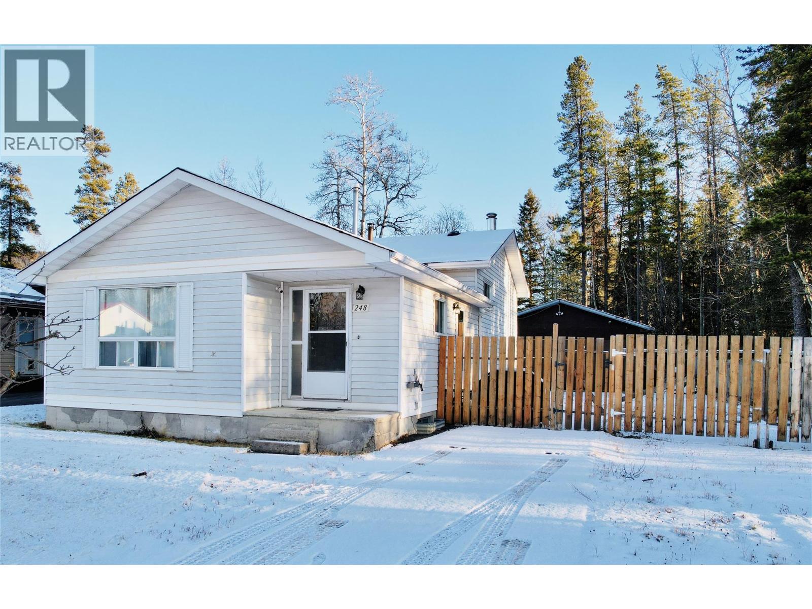 248 PEACE RIVER Crescent - Main photo, Tumbler Ridge, British Columbia