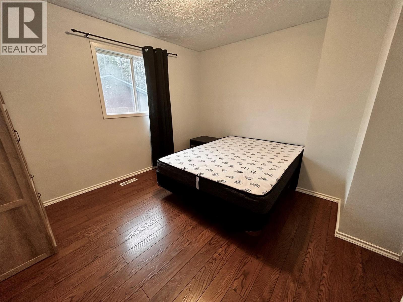 248 PEACE RIVER CRESCENT - 8