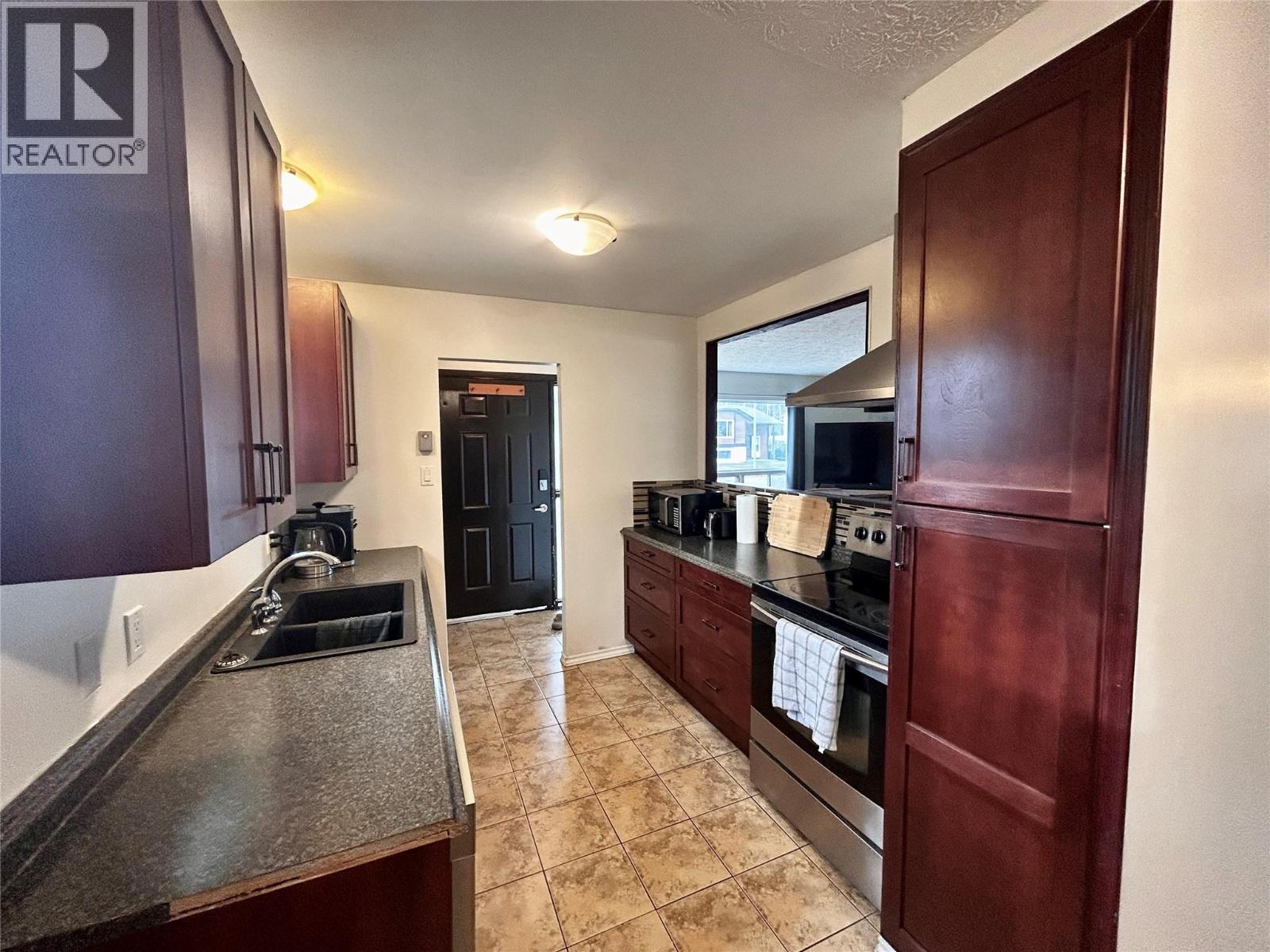 248 PEACE RIVER Crescent - Photo 2 of 16, Tumbler Ridge, British Columbia