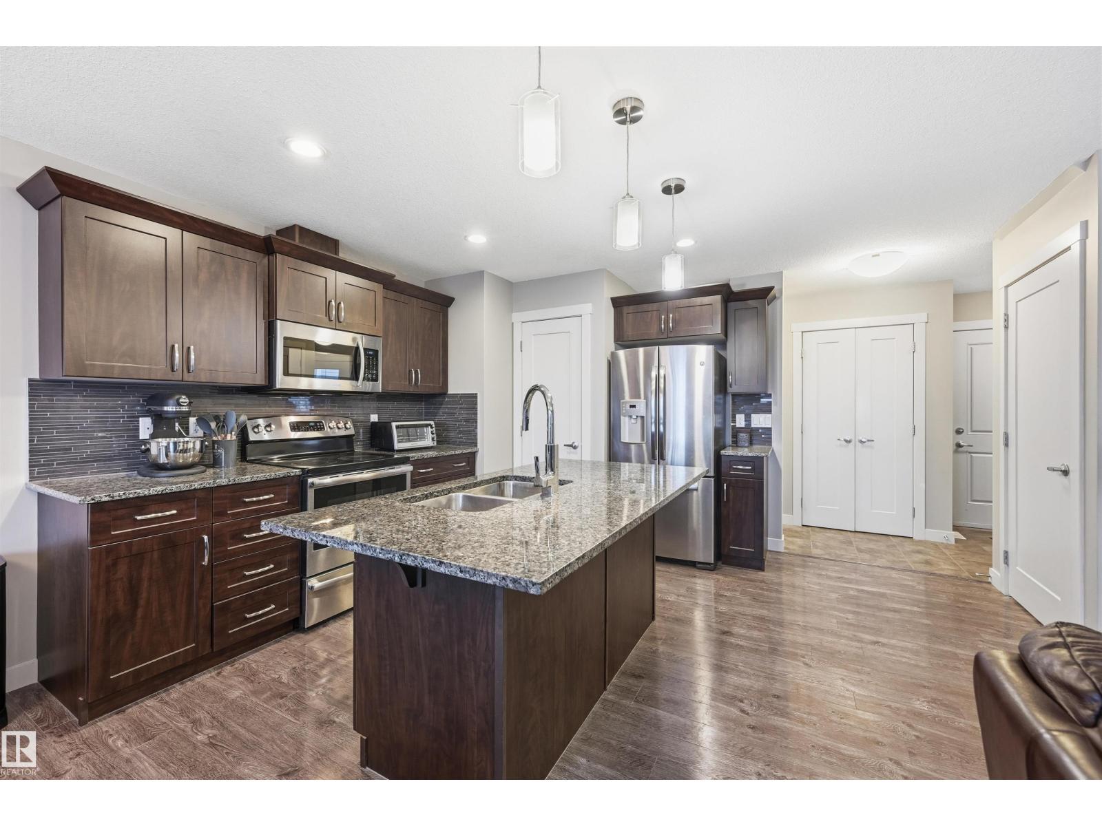 140 AXBRIDGE GA, Sherwood Park