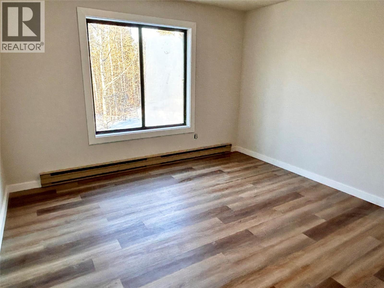 #313 185 CHAMBERLAIN CRESCENT - 6