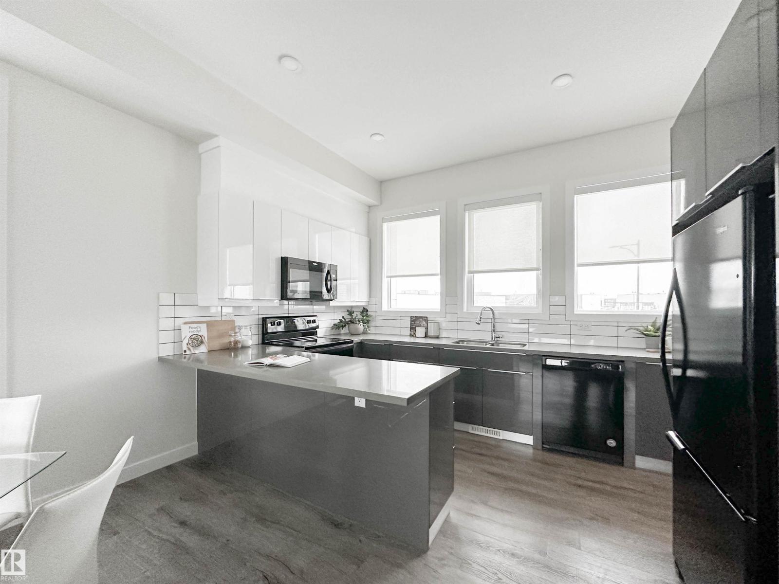 #5 130 ELEMENT DR, St. Albert