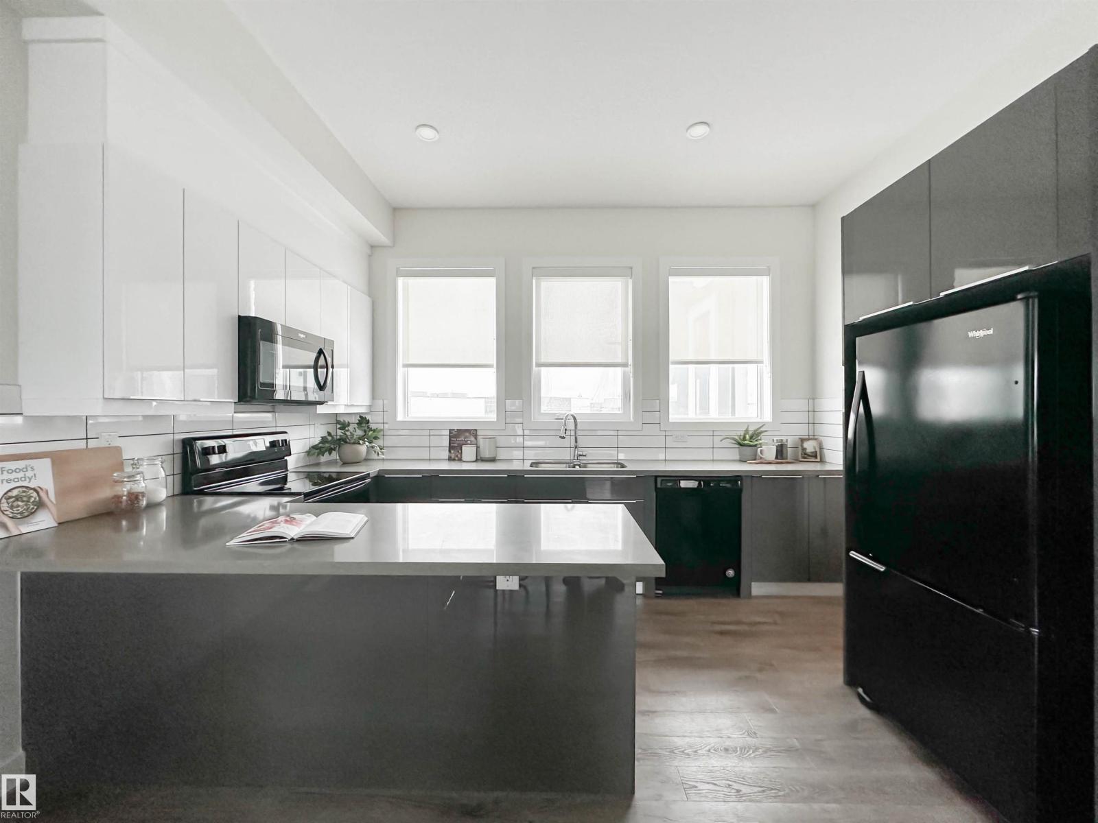 #5 130 ELEMENT DR, St. Albert