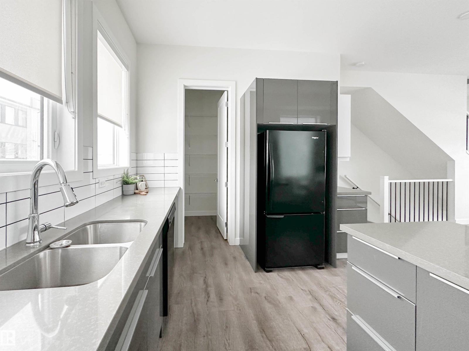 #5 130 ELEMENT DR, St. Albert