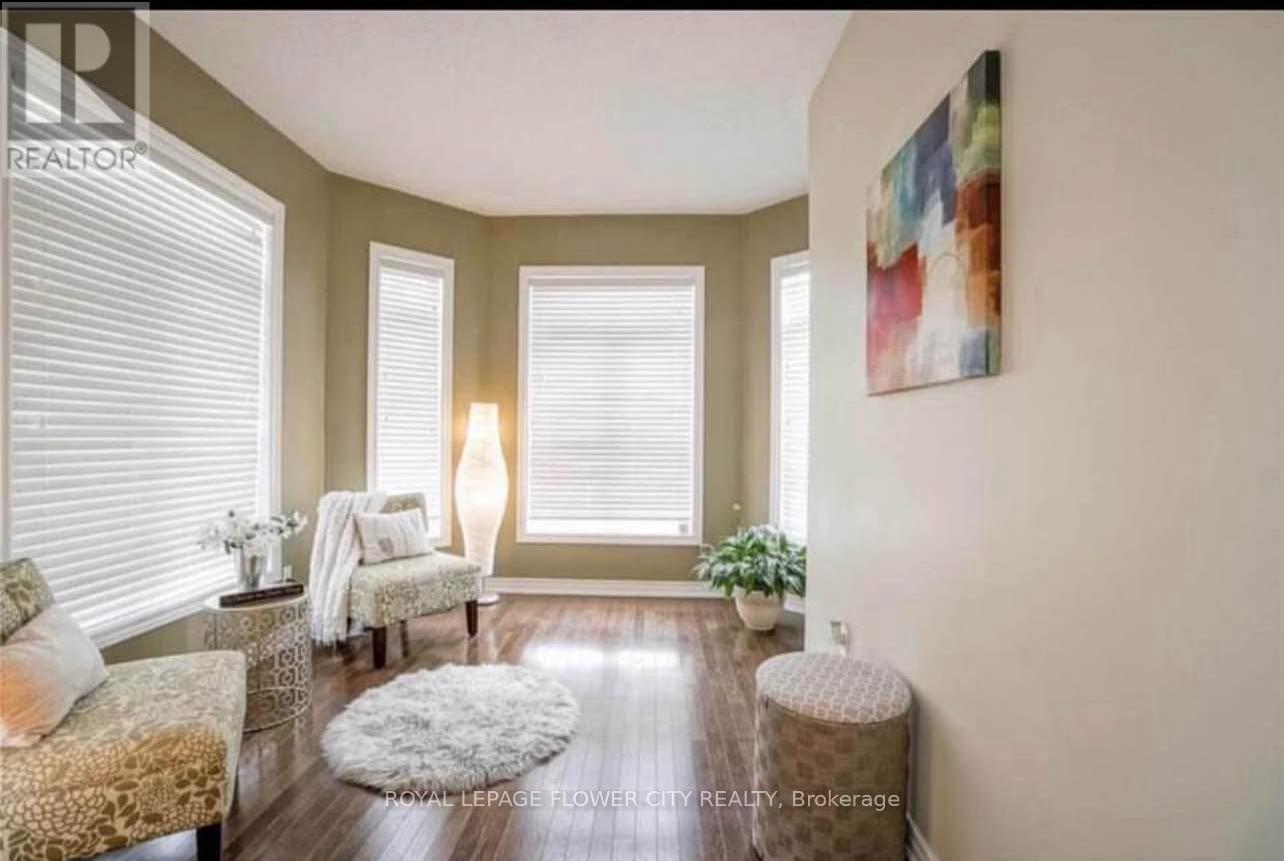 41 BEGONIA CRESCENT - Photo 2 of 12, Brampton (Northwest Sandalwood Parkway), Ontario