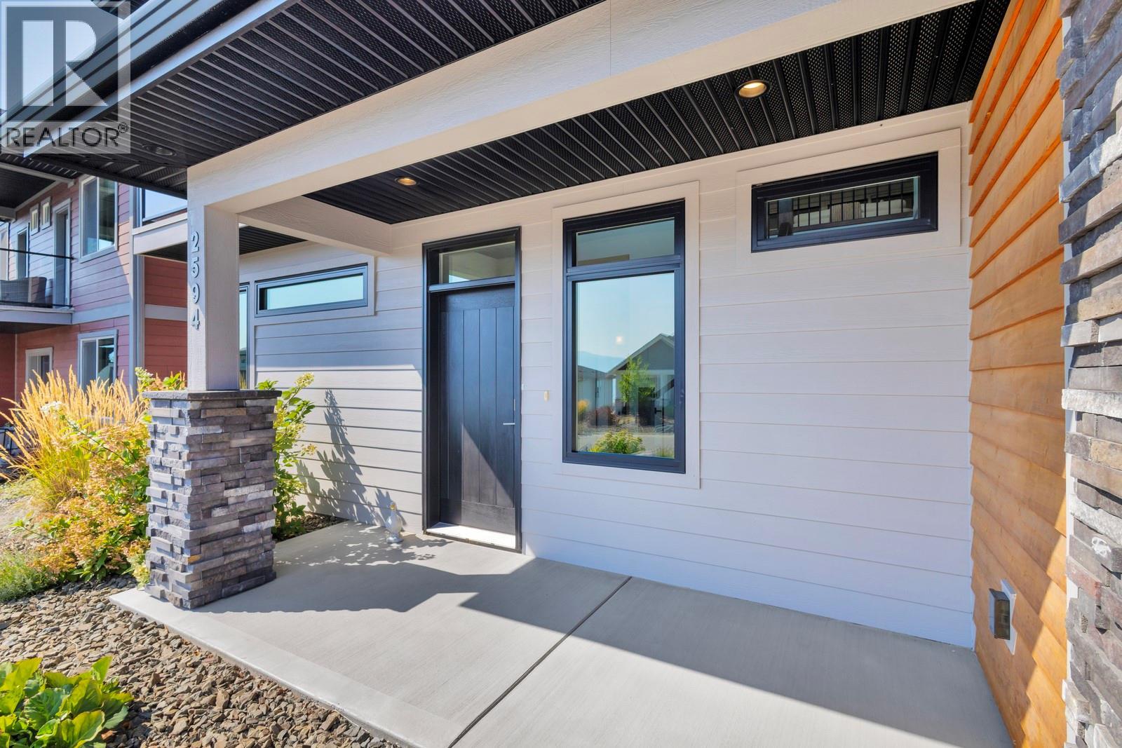  2594 Crown Crest Drive, West Kelowna