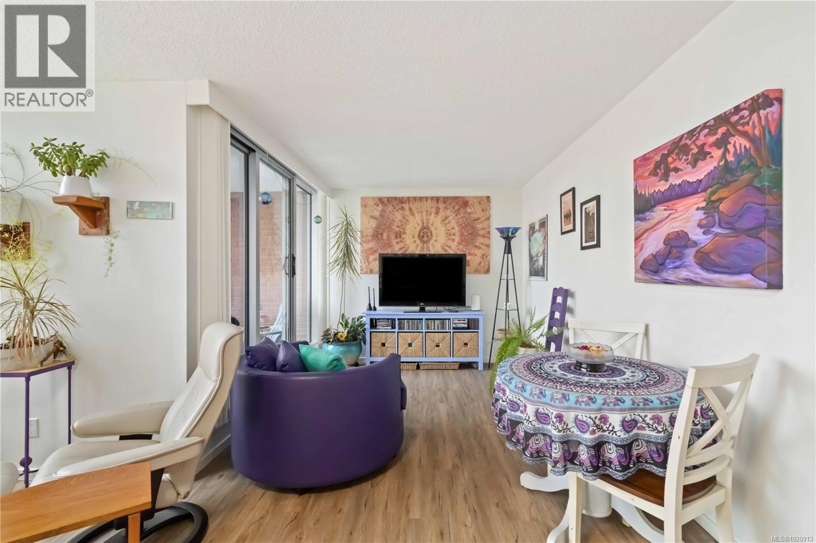 206 327 Maitland St, Victoria