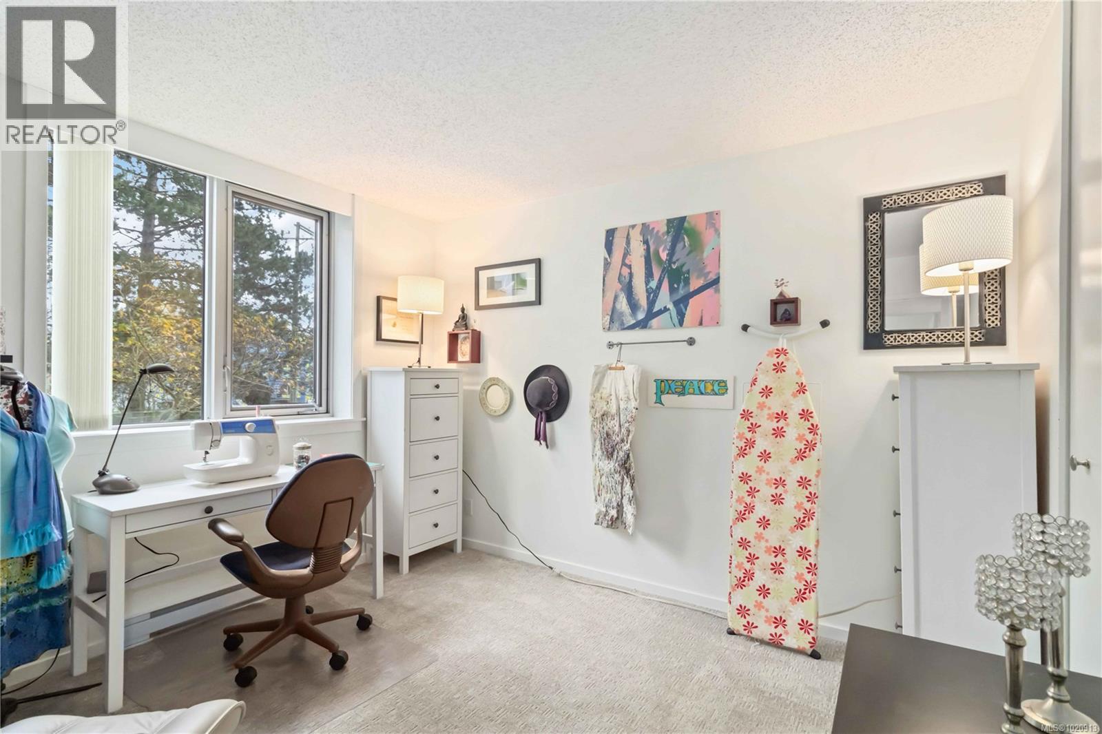 206 327 Maitland St, Victoria