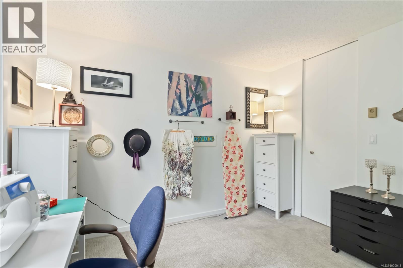 206 327 Maitland St, Victoria