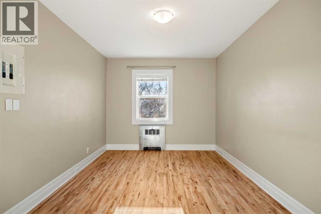 Single Family House for Sale in    Avenue SW Mission Calgary 