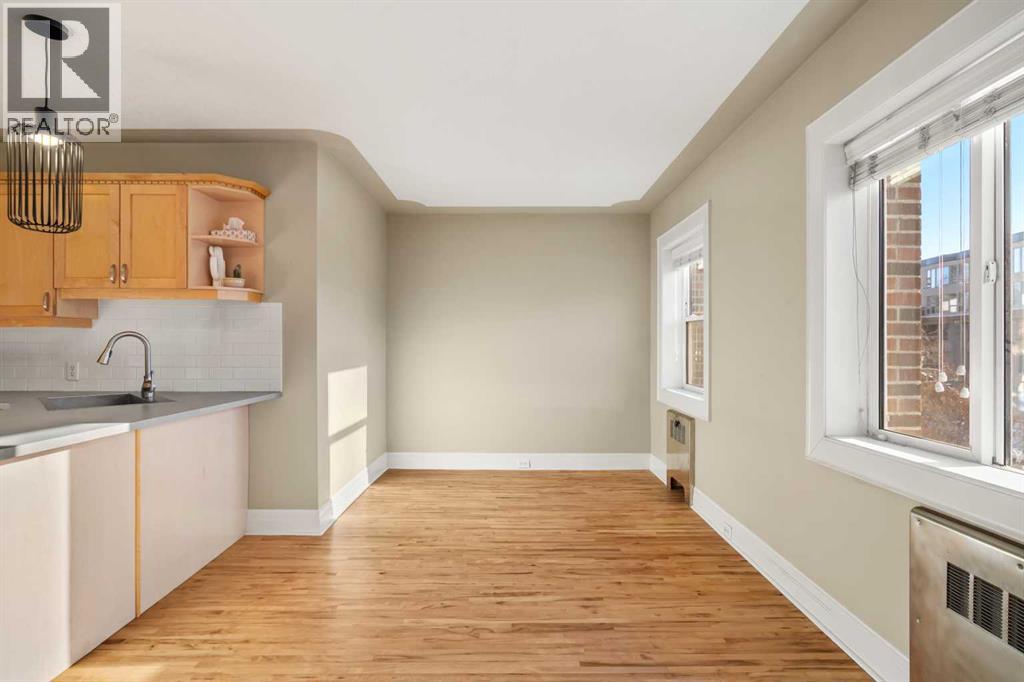 Single Family House for Sale in    Avenue SW Mission Calgary 