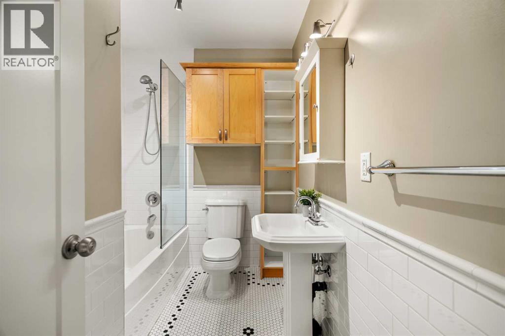 Single Family House for Sale in    Avenue SW Mission Calgary 