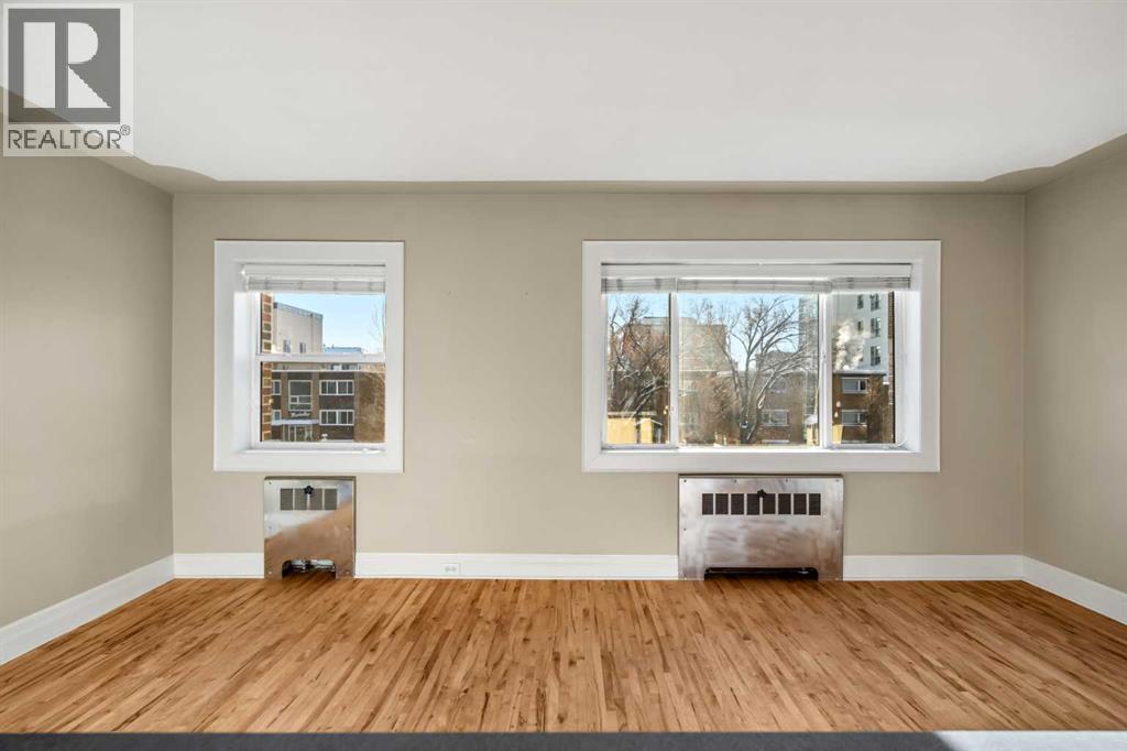 Single Family House for Sale in    Avenue SW Mission Calgary 