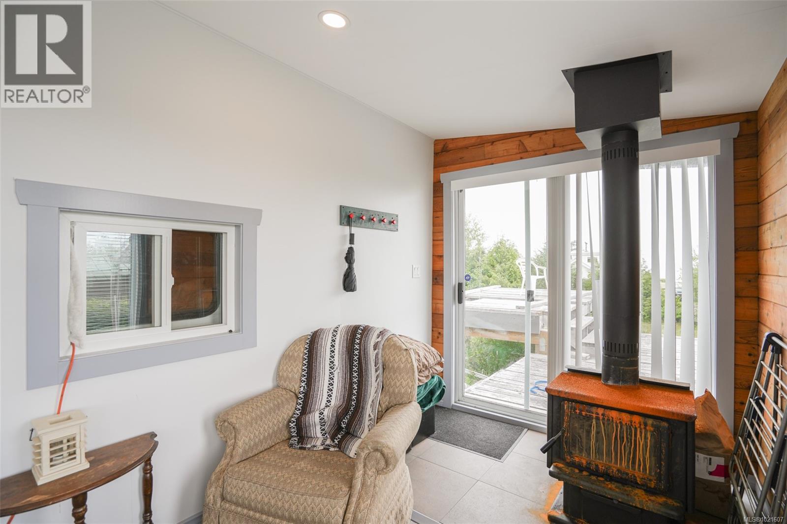 1098 Sixth Ave, Ucluelet