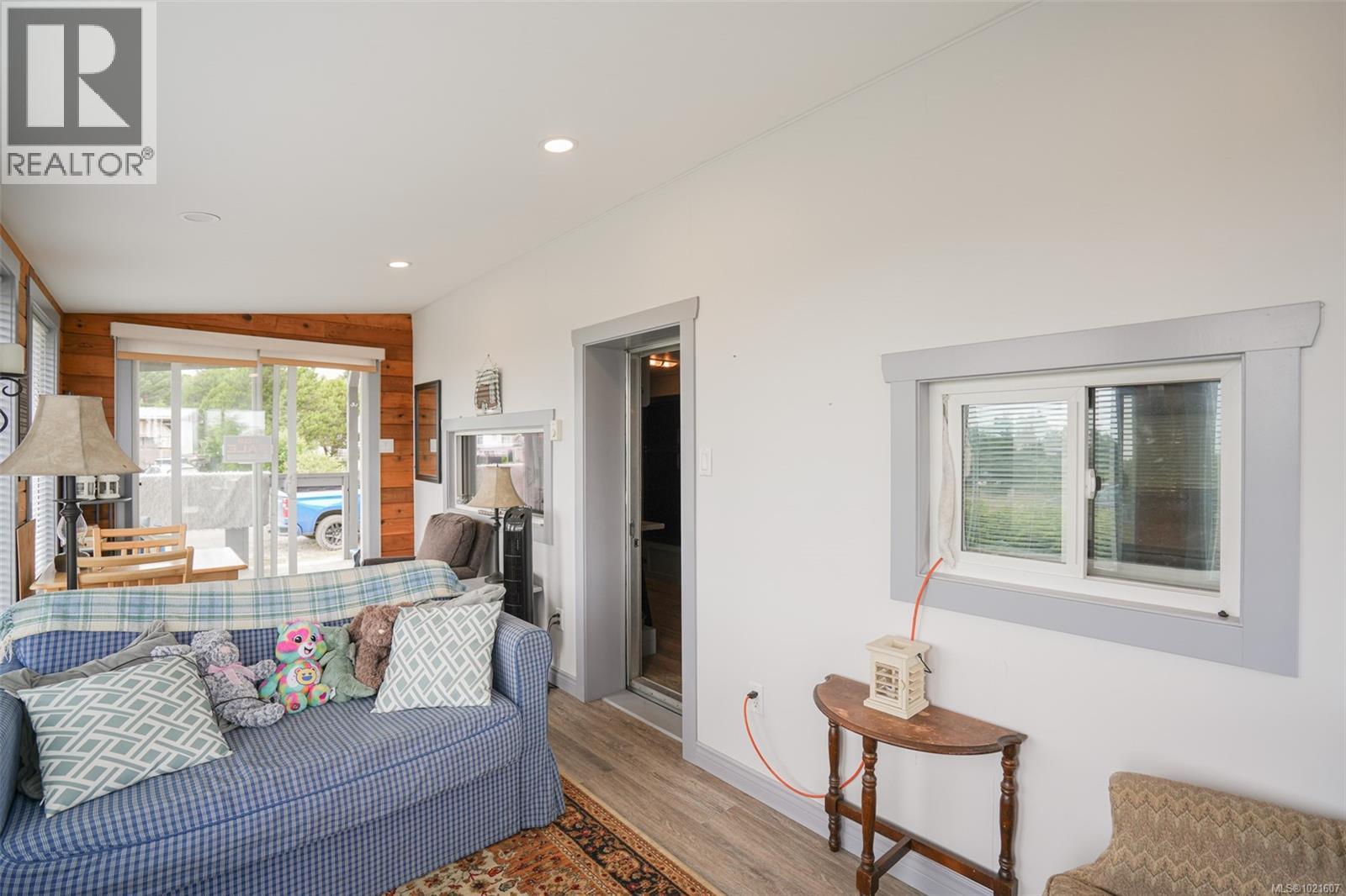 1098 Sixth Ave, Ucluelet