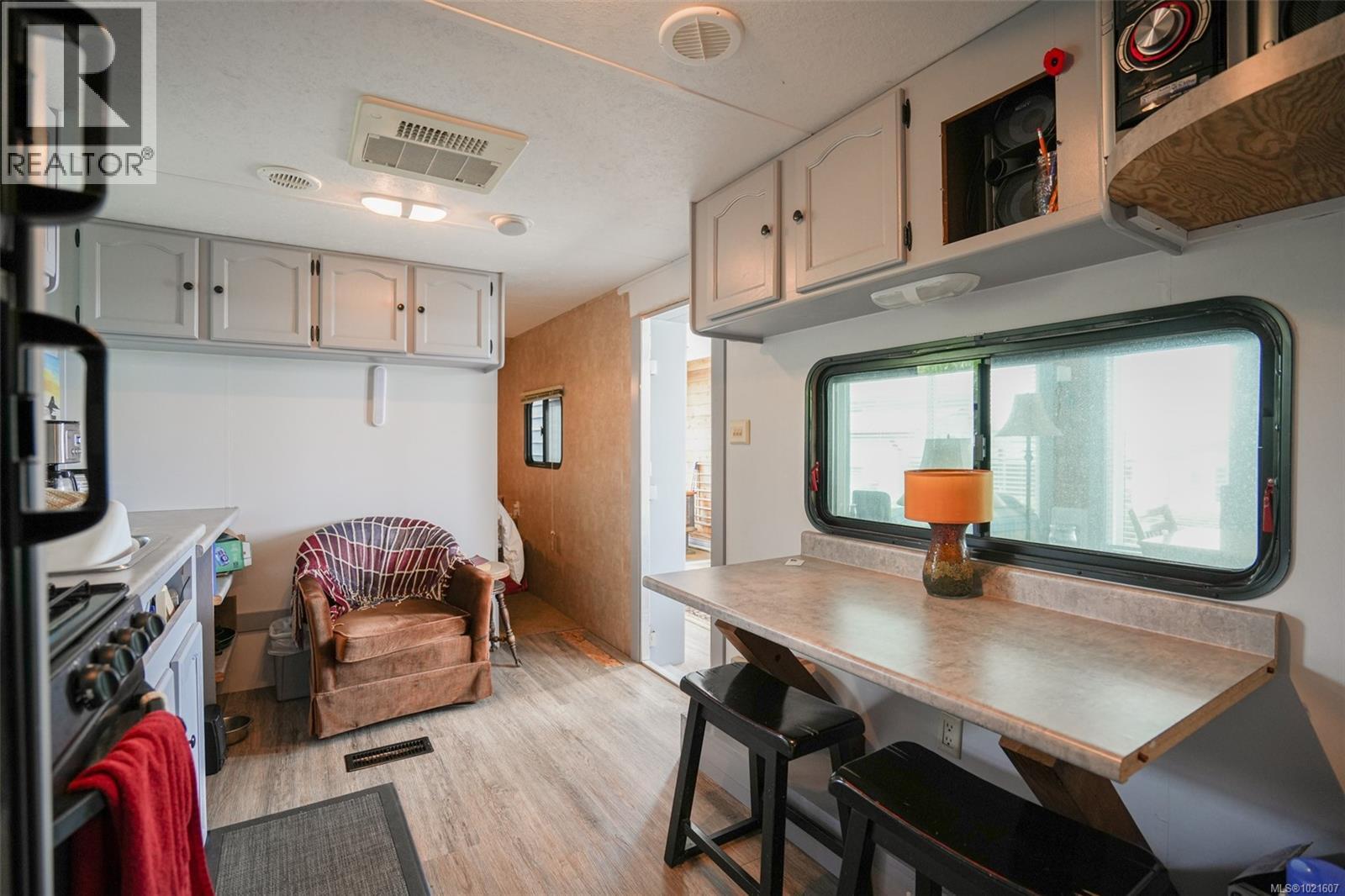 1098 Sixth Ave, Ucluelet