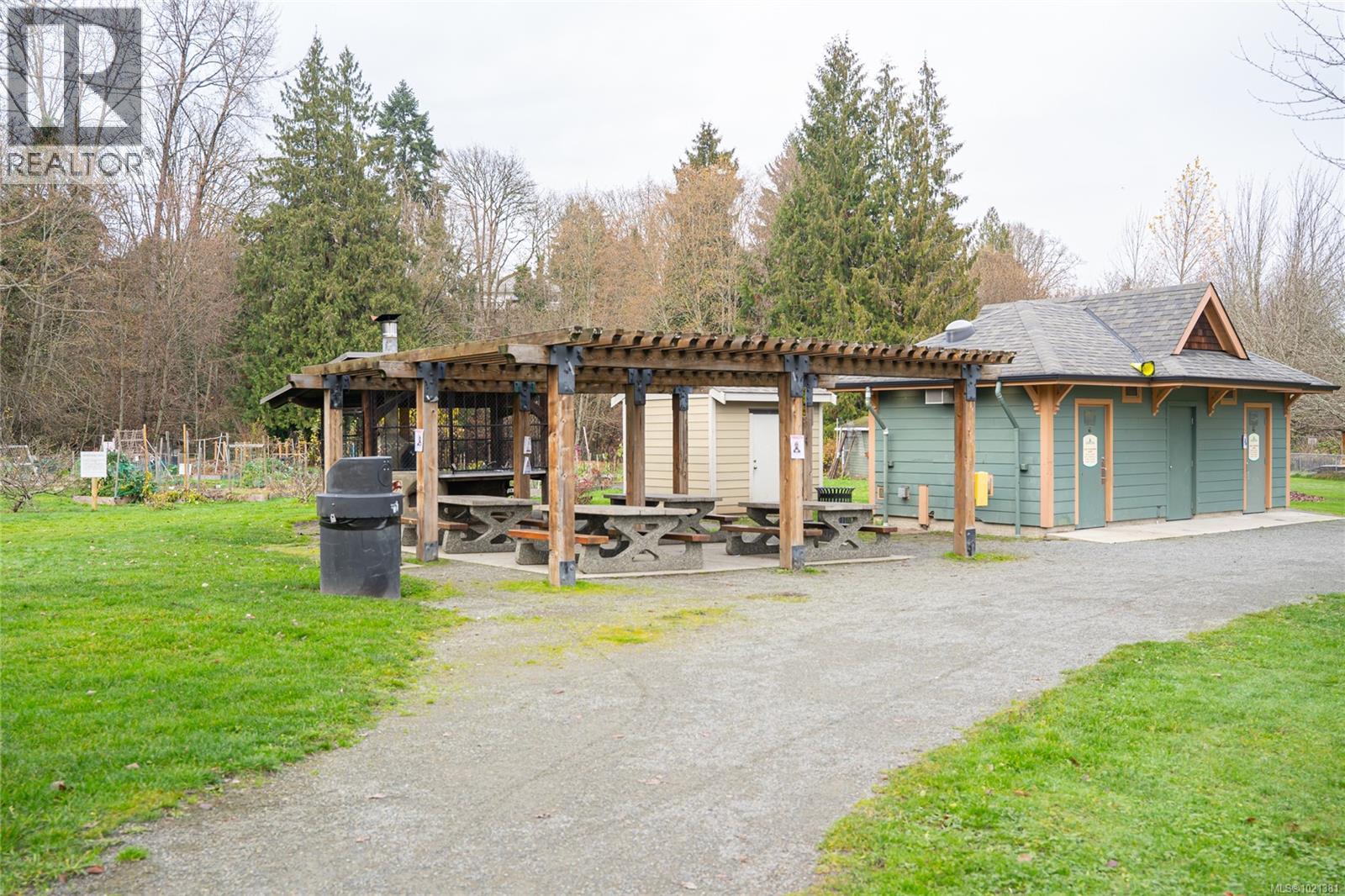 302 275 First St, Duncan