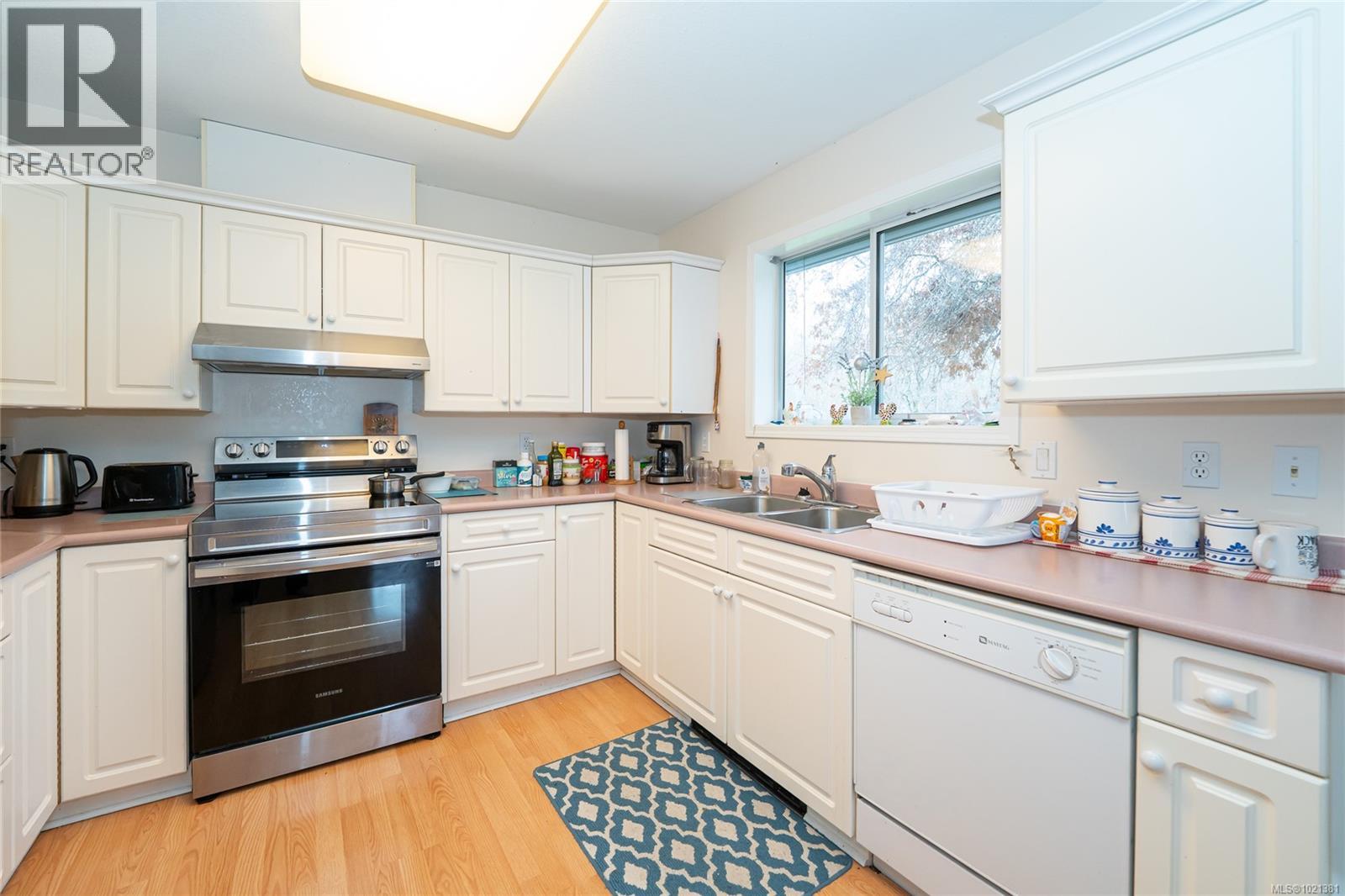 302 275 First St, Duncan