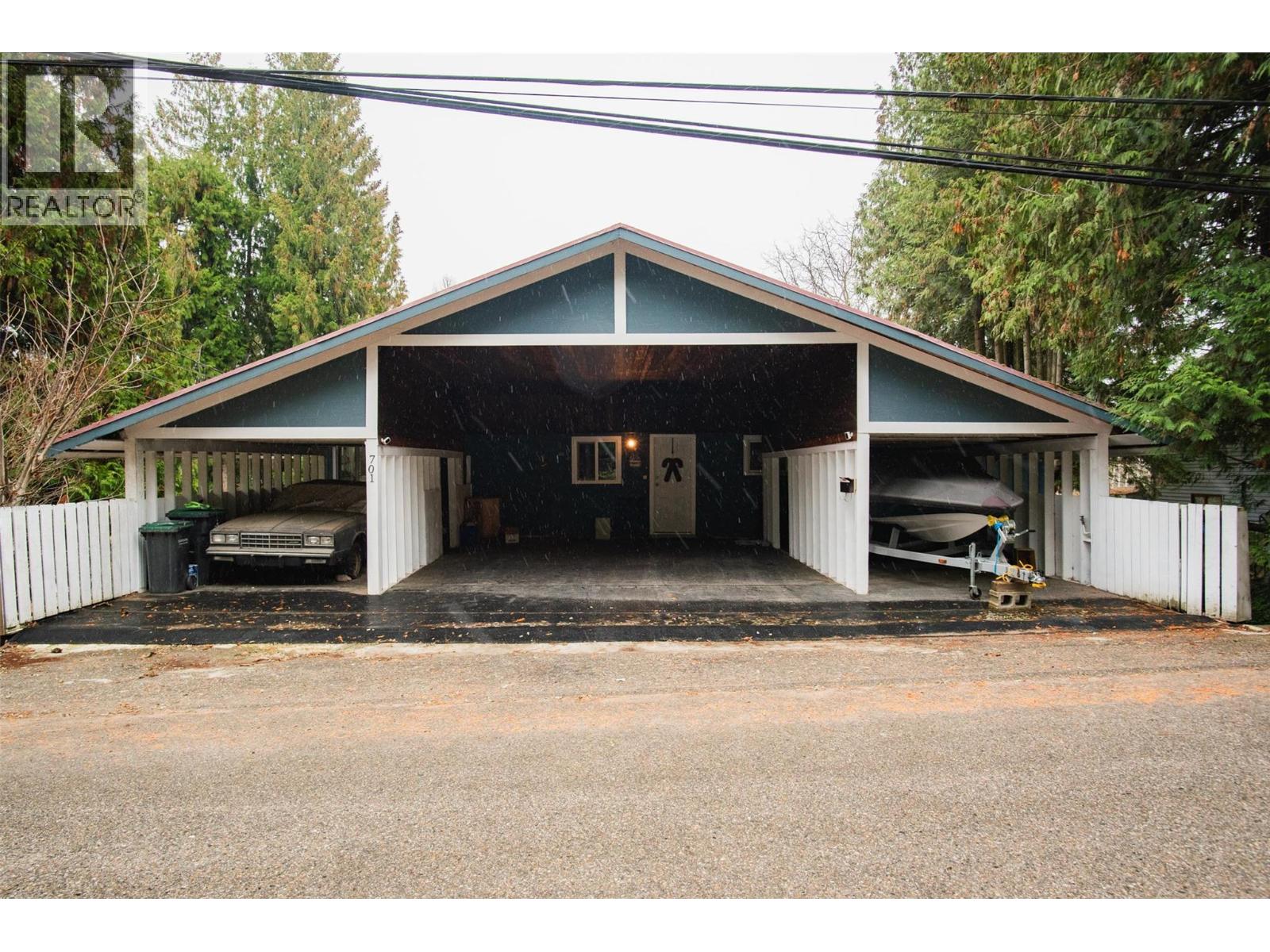 701 10th Avenue, Castlegar