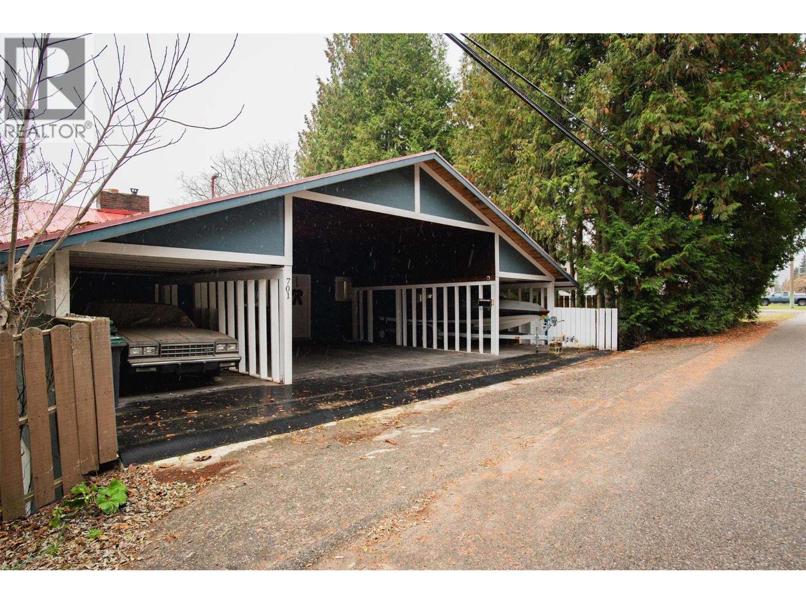 701 10th Avenue, Castlegar