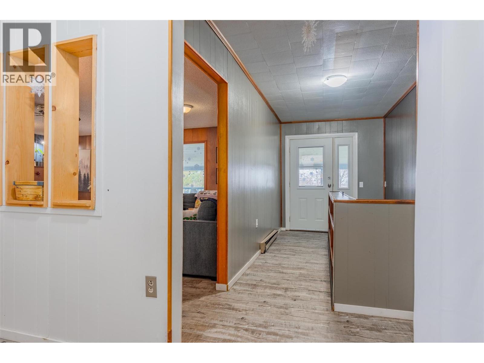 701 10th Avenue, Castlegar