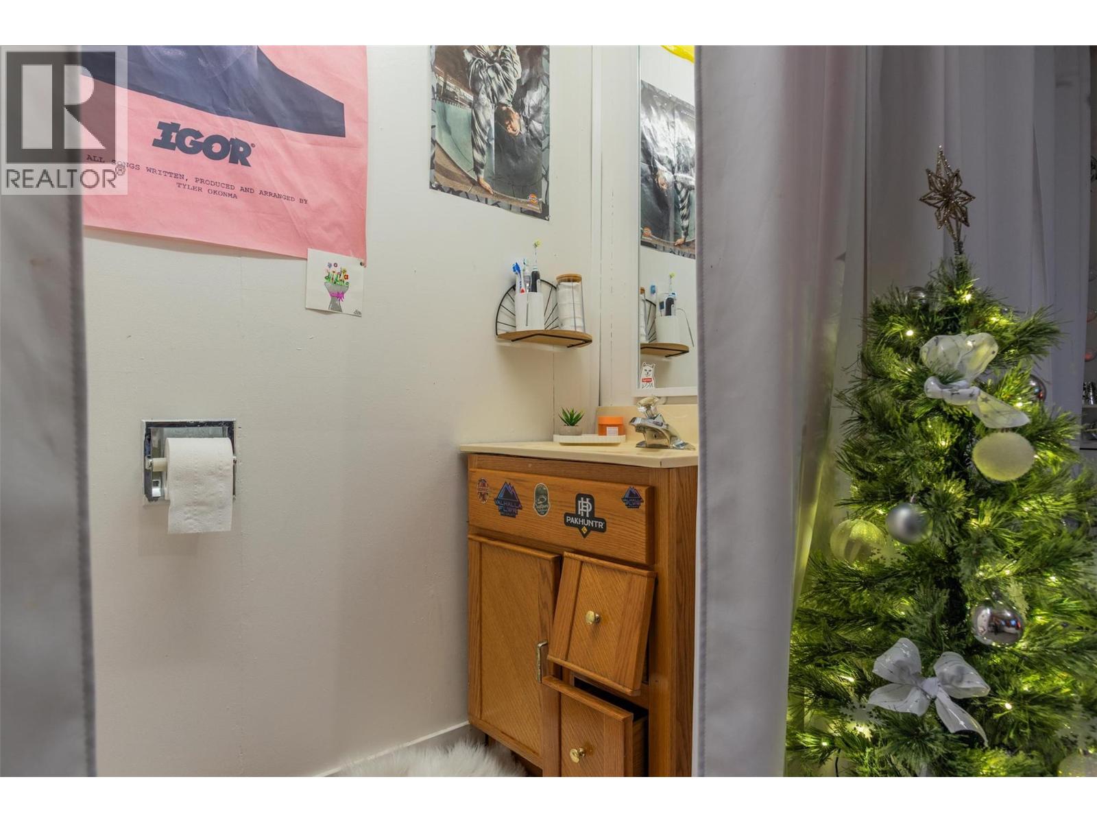 701 10th Avenue, Castlegar