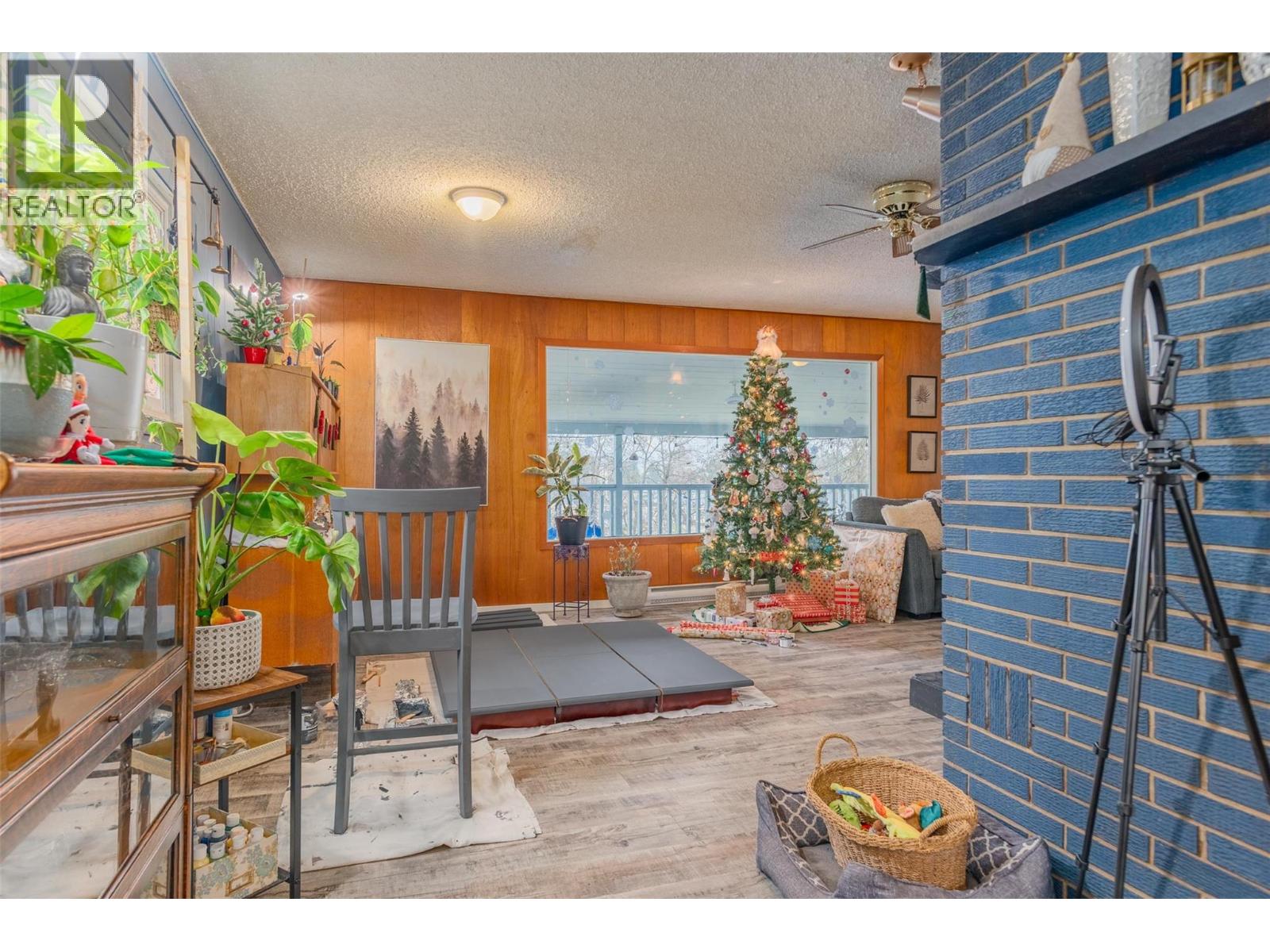 701 10th Avenue, Castlegar