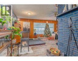 Living room - 701 10th Avenue, Castlegar, BC V1N1K8 Photo 8