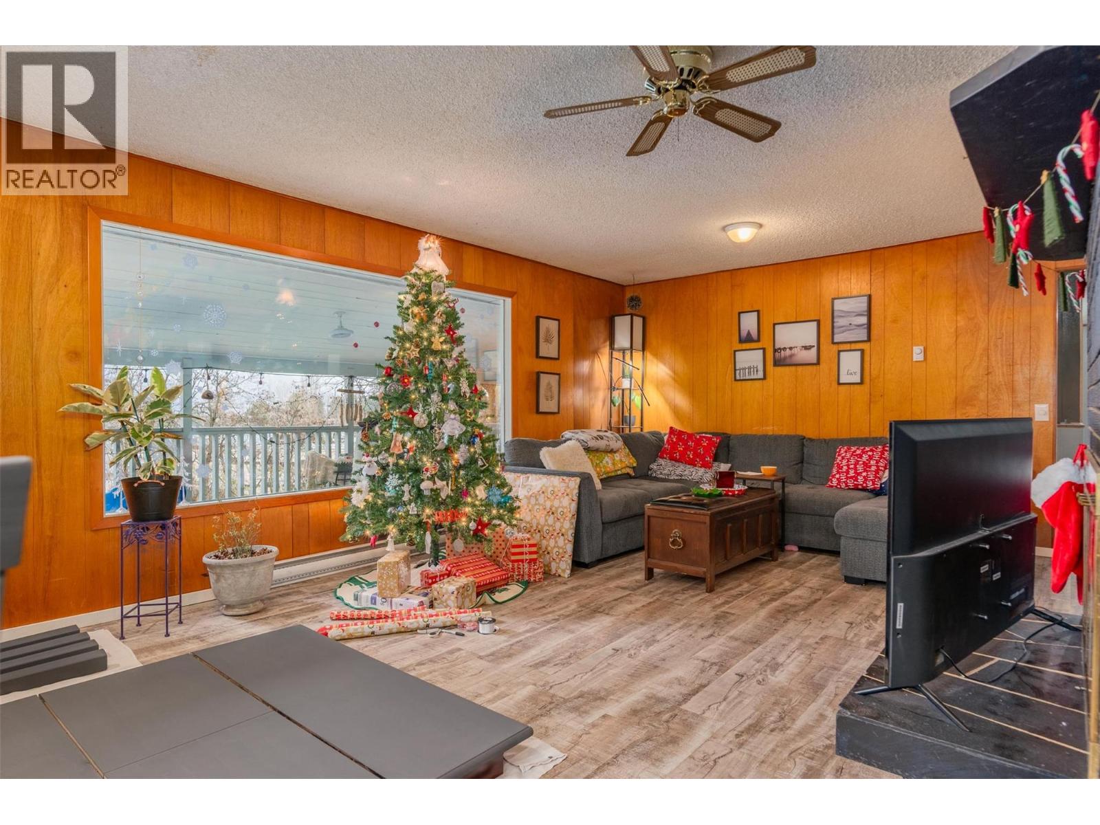 701 10th Avenue, Castlegar